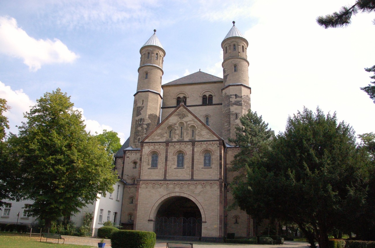 Versteckt und verspielt: St. Pantaleon ist eine der zwölf romanischen Kirchen Kölns