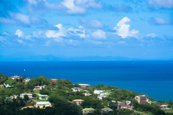 Das Hochland, Wandern auf St. Lucia, Blick nach Martinique