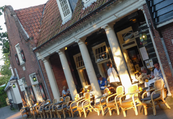 Cafe Restaurant »Het Huis met de Pilaren« in Bergen