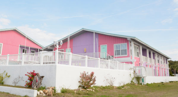 Ein Motel mit pinkem Anstrich in Florida