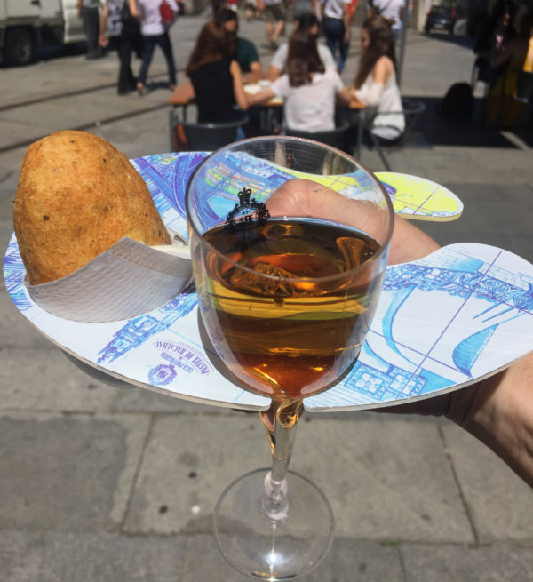 Pastel de Bacalhau mit Portwein in Porto