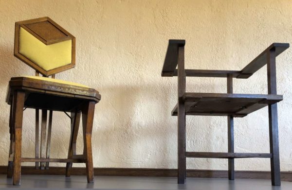 Stühle aus dem Atelier von Frank Lloyd Wright im Robie House in Chicago