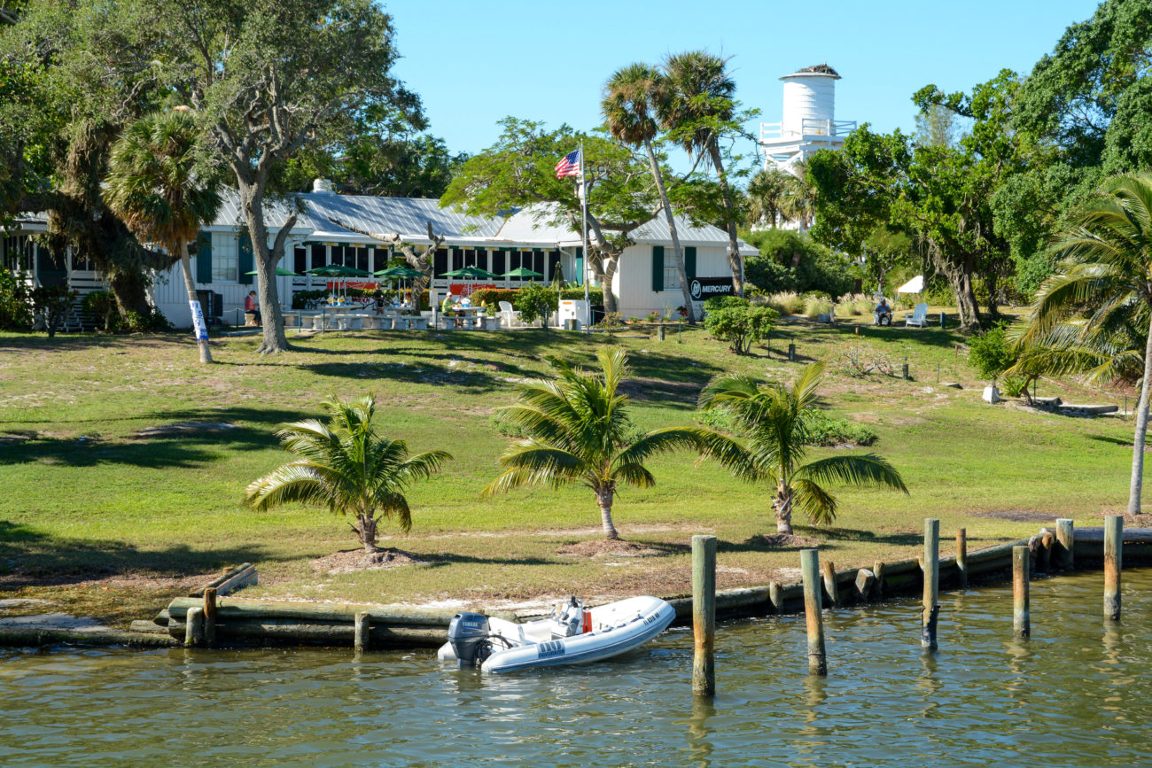 Cabbage Key Cheeseburger in Paradise