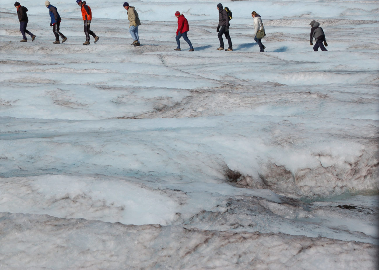 Wanderer auf dem Columbia Ice Field bei Jasper in Kanada