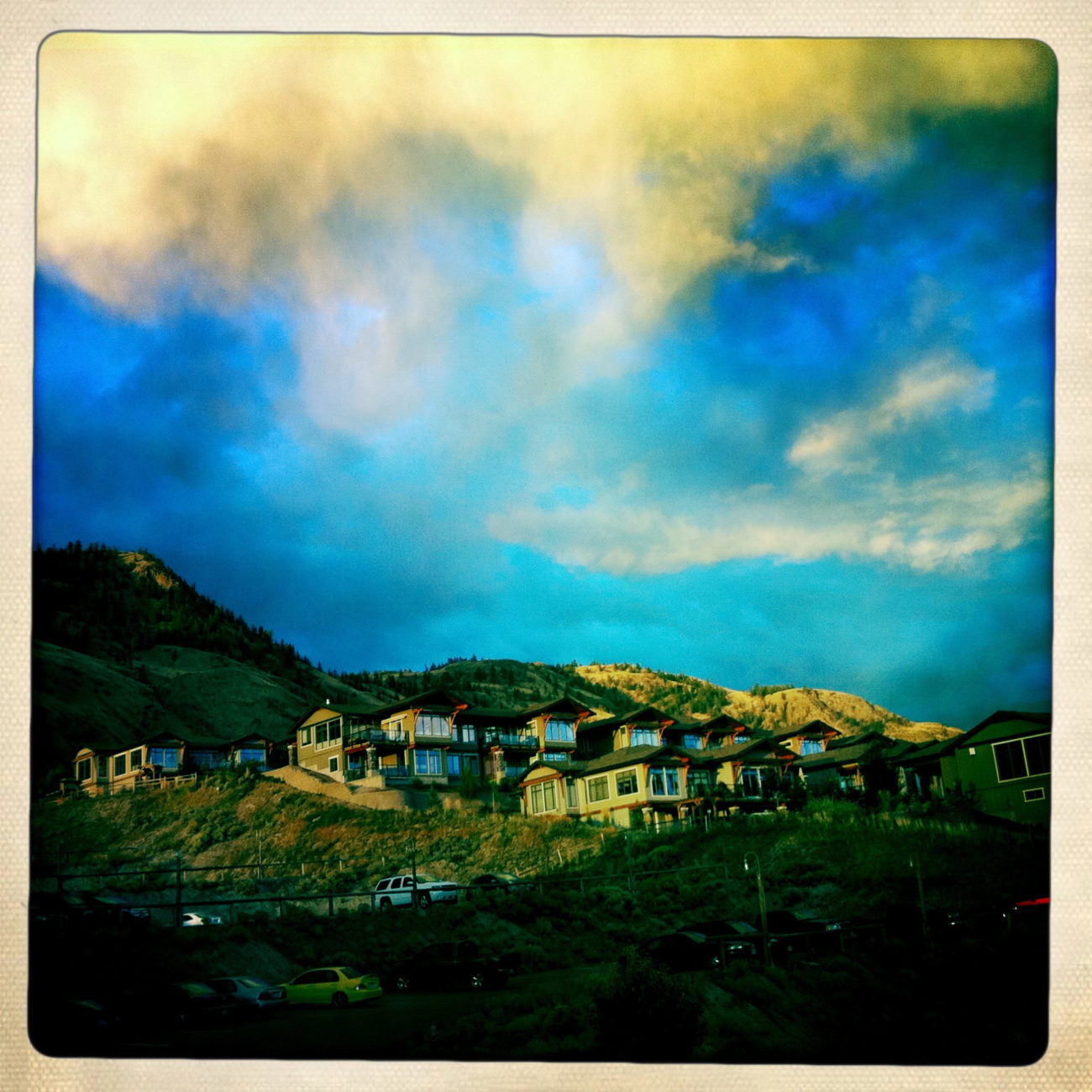 Abendstimmung im kanadischen Kamloops, dem Übernachtungsstopp des Rocky Mountaineer