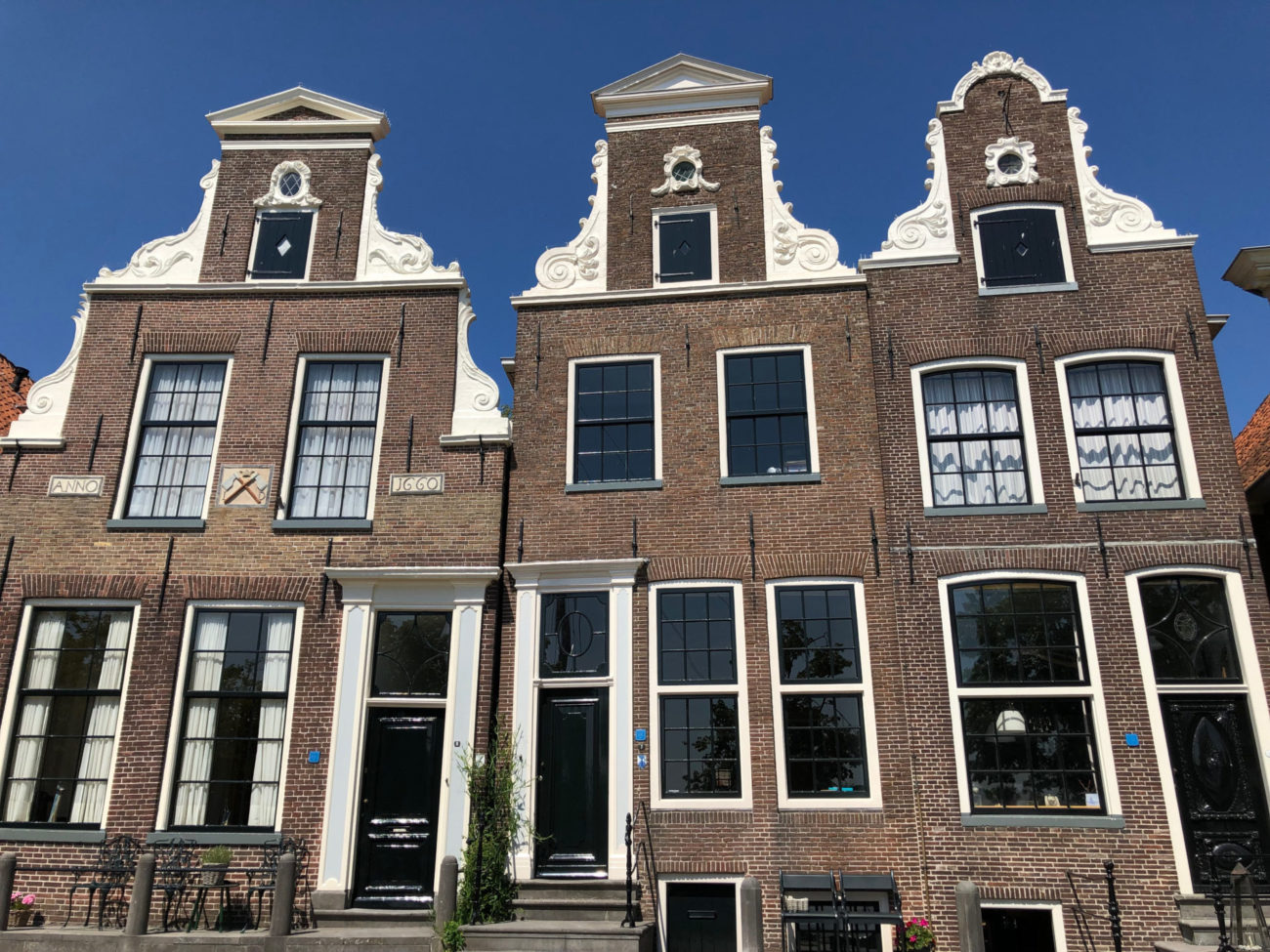 Giebelhäuser am Hafen von Blokzijl in Overijssel