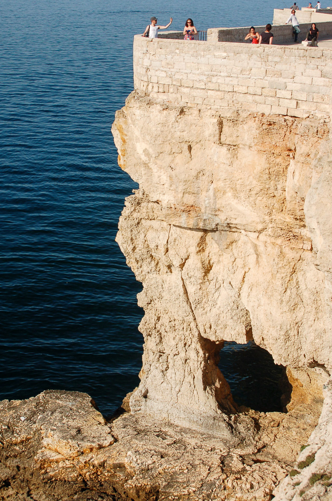 Neben den Trulli von Alberobello gehört die Steilküste von Poignano zu den größten Attraktionen Apuliens