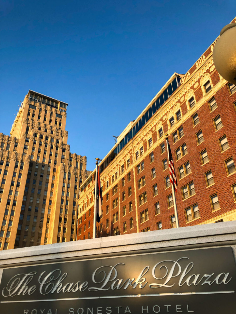 The Chase Park Plaza in Saint Louis von Außen bei schönem Wetter