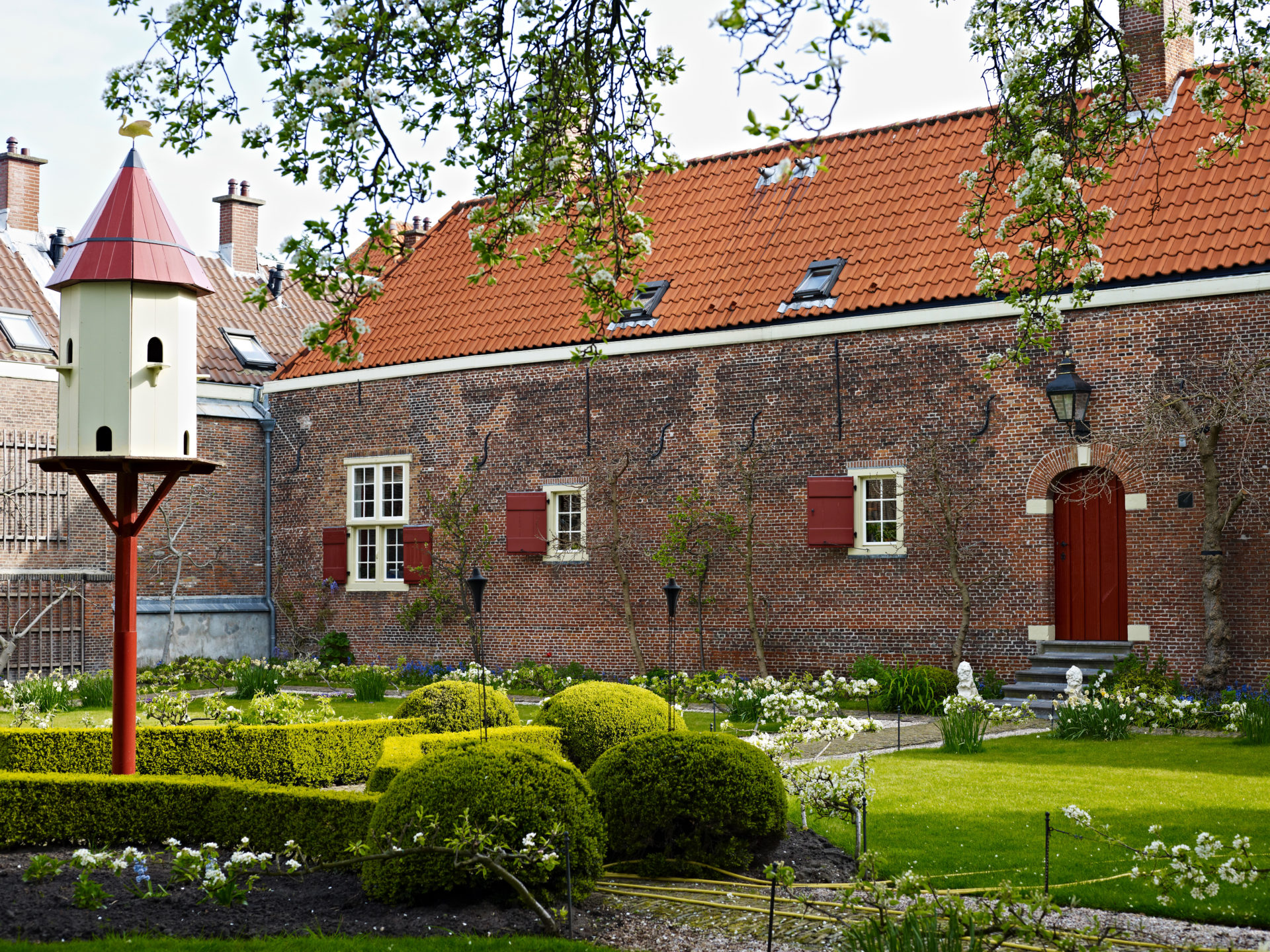 Ein Hofje in Den Haag. Die malerischen Anwesen waren die Sozialwohnungen der Vergangenheit