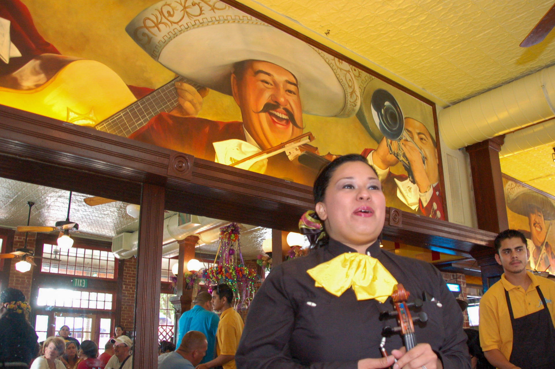 Das Nachtleben von San Antonio in Texas mit Mariachis einem einem mexikanischen Lokal