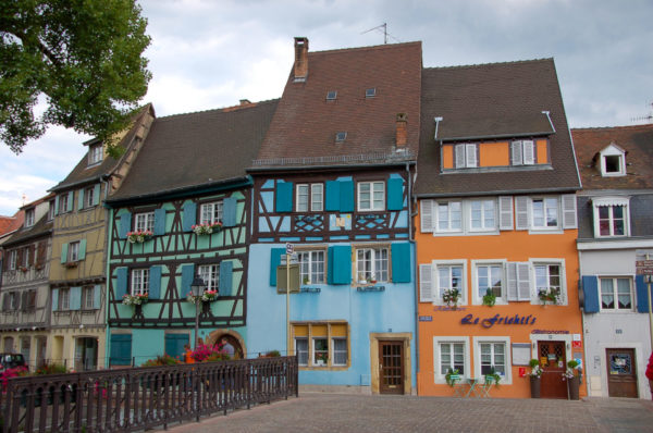 Bunte Häuserfassaden mit Fachwerk in Colmar