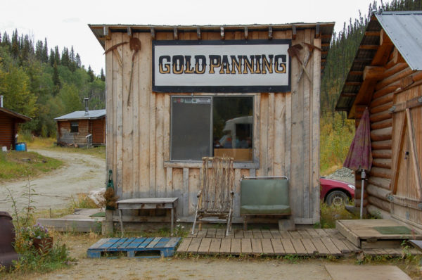 Goldgräberhütte im Yukon in Kanada