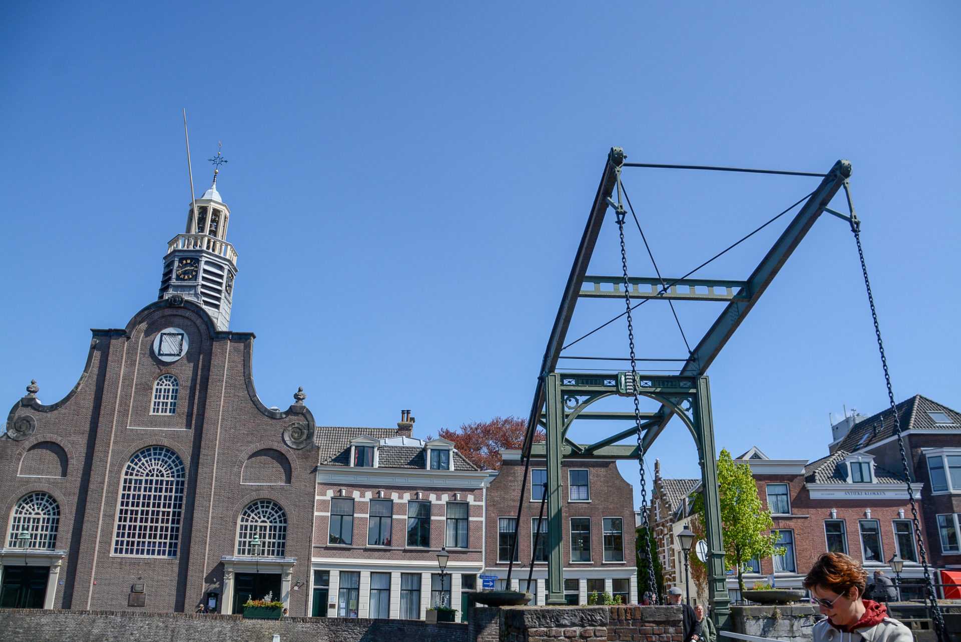 Der Delfshaven in Rotterdam mit Brücke und alten Häusern