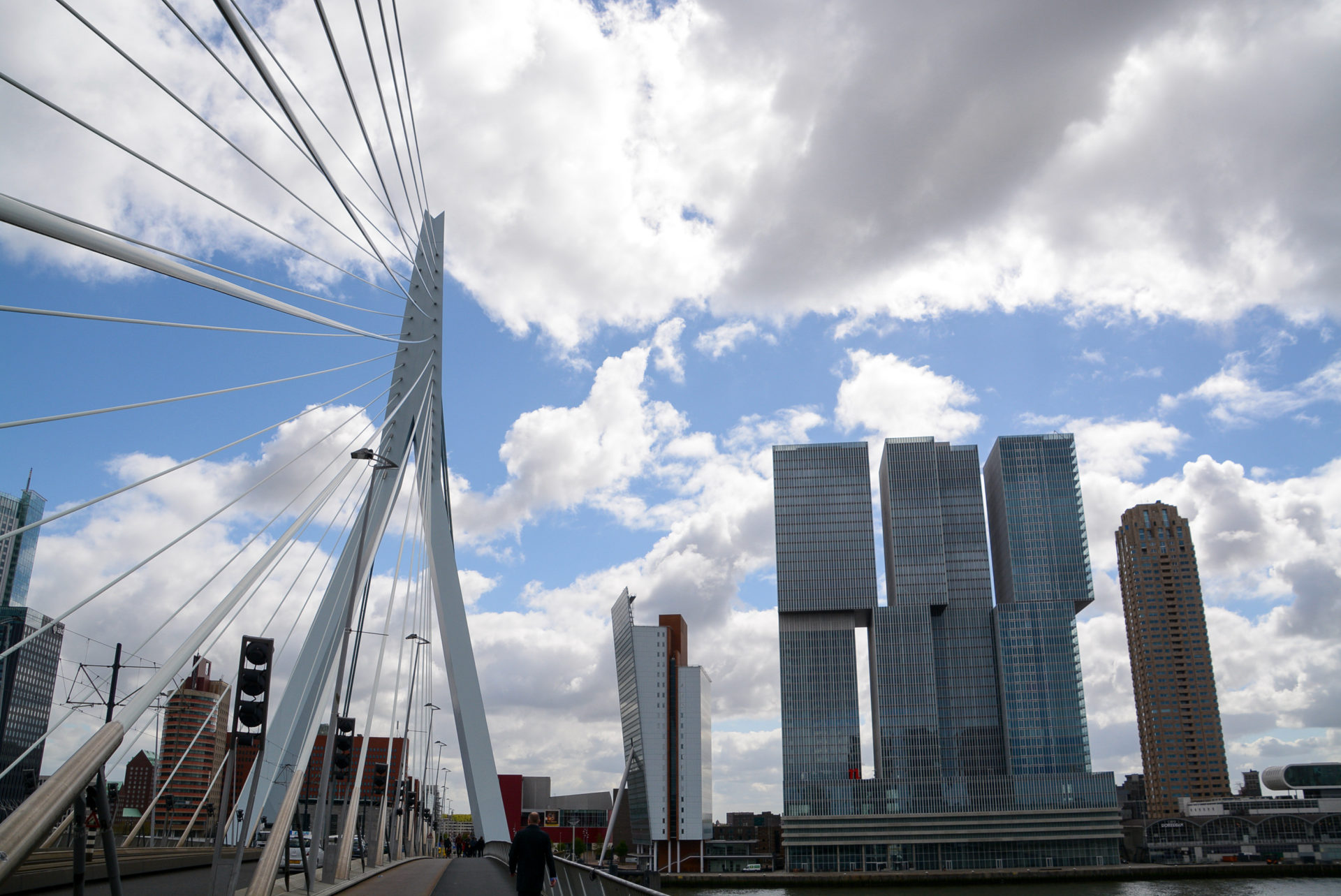 Erasmusbrücke und das Hotel Nhow in Rotterdam