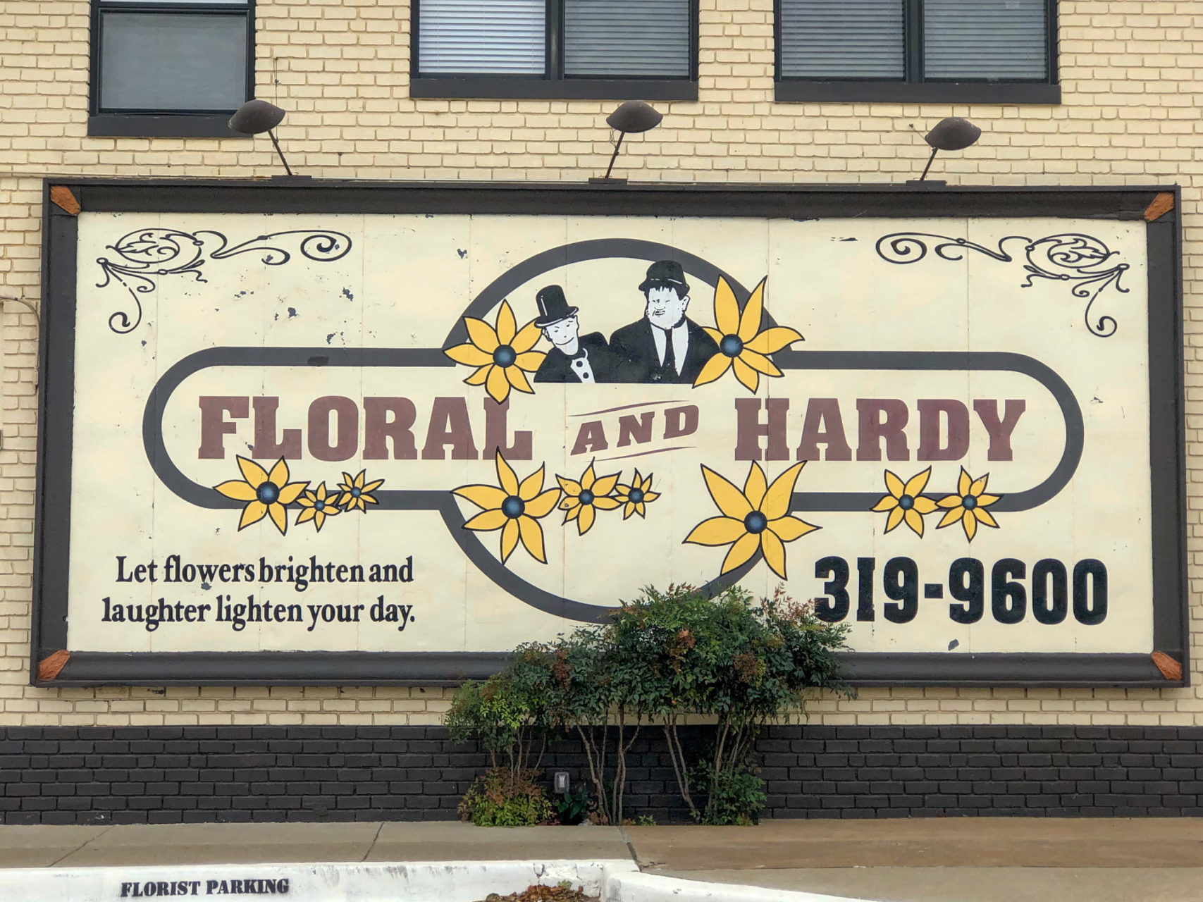 Werbung in Bricktown in Oklahoma City für das Blumengeschäft Floral and Hardy