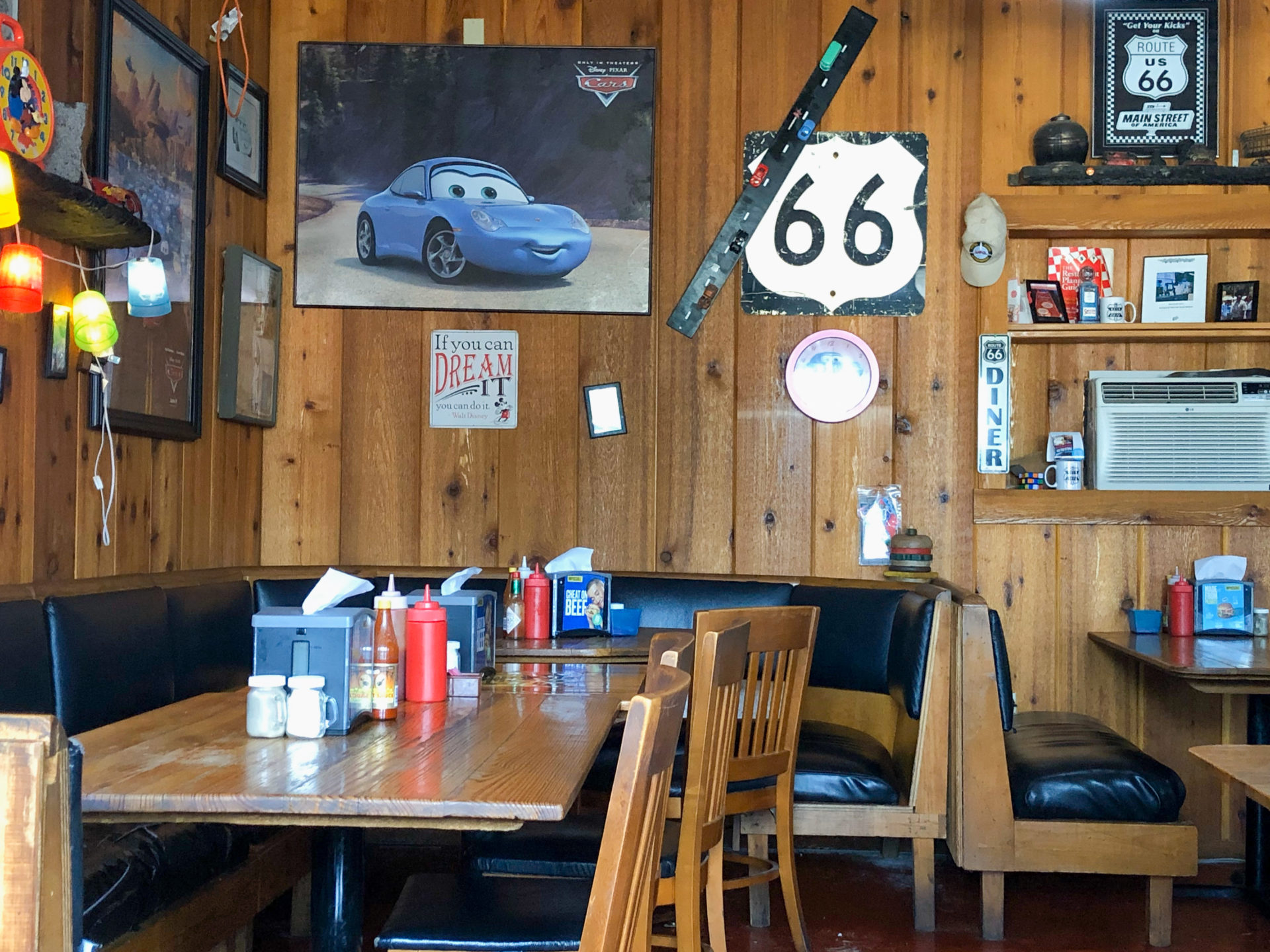 Das Lokal Rock Café an der Route 66 in Oklahoma diente als Inspiration für den Pixar-Film »Cars«