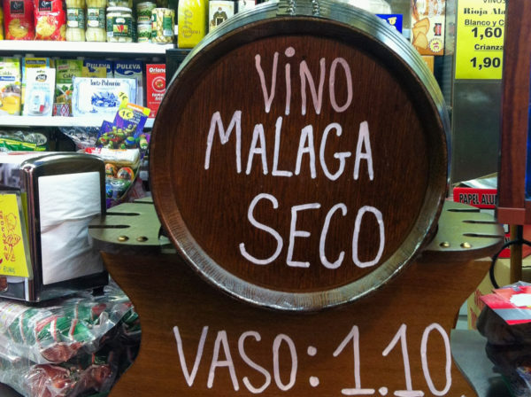 Weinfass für Malaga Seco, den trockenen Wein aus Andalusien