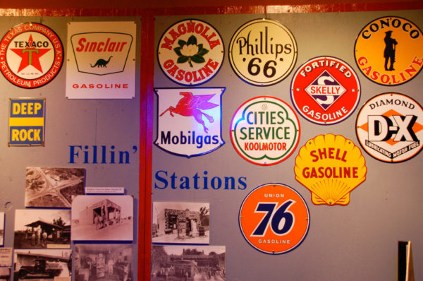 Aufkleber von Tankstellen und anderen Ikonen der Route 66 in Oklahoma