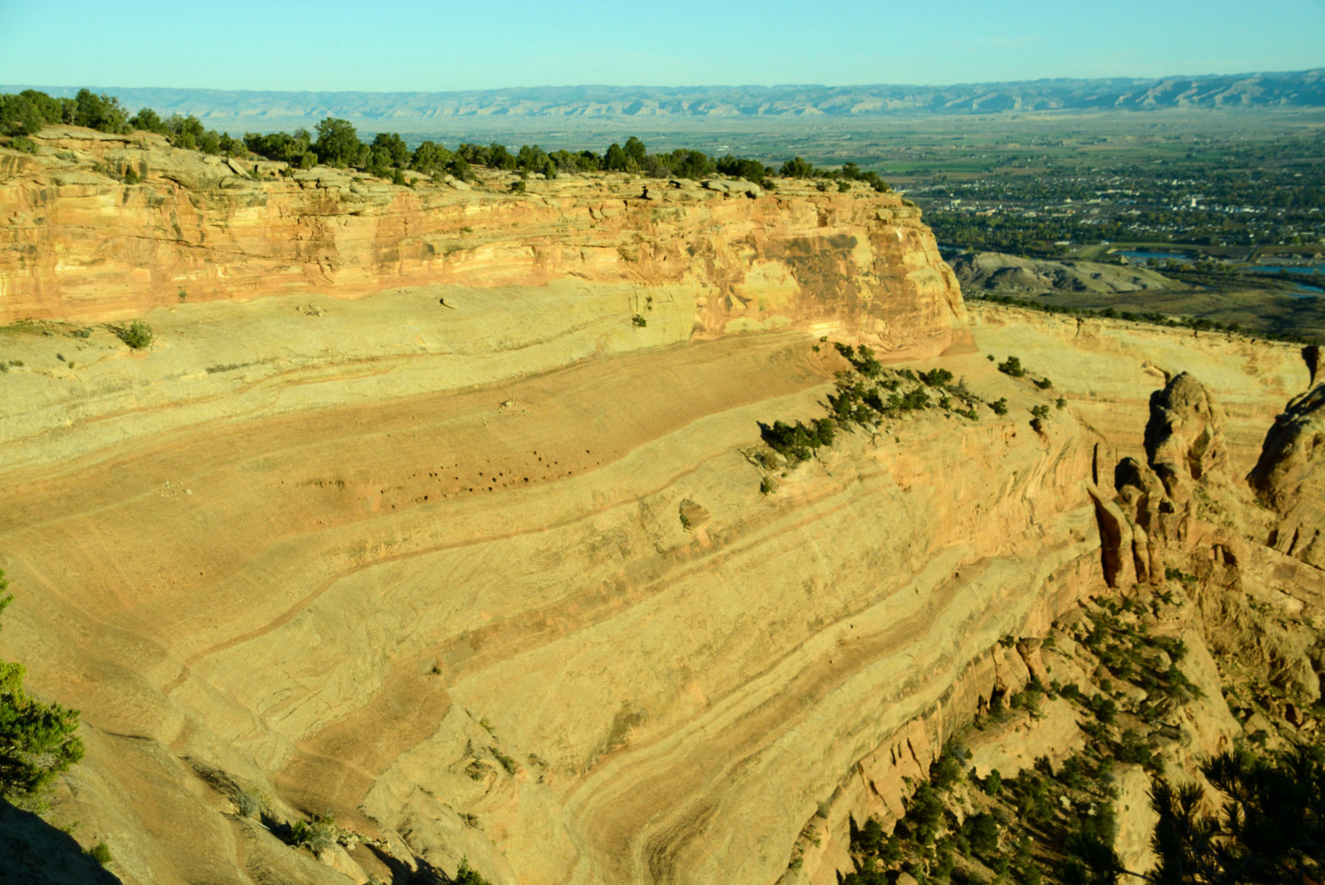 Geologisch interessante Gesteinsschichten in Colorado