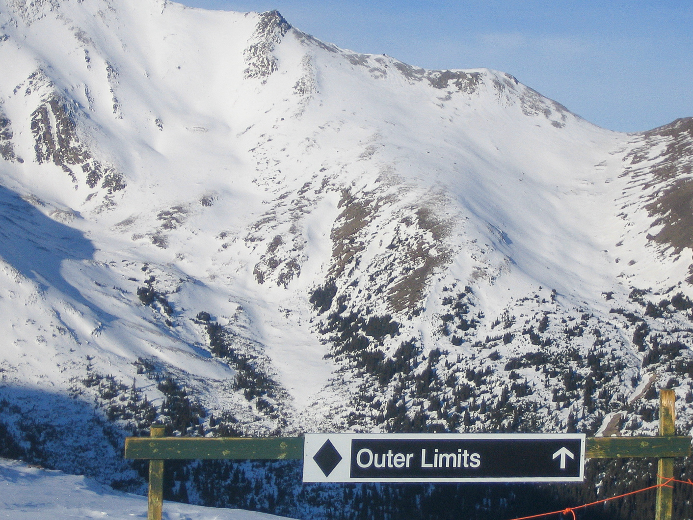 Outer Limits werden beim Skifahren in Alberta schnell erreicht