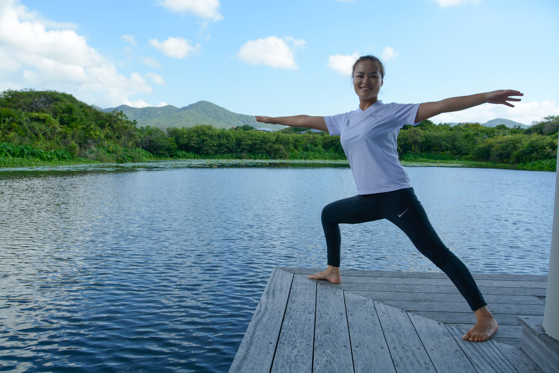 Yogalehrerin des Amanoi Luxushotels in Vietnam