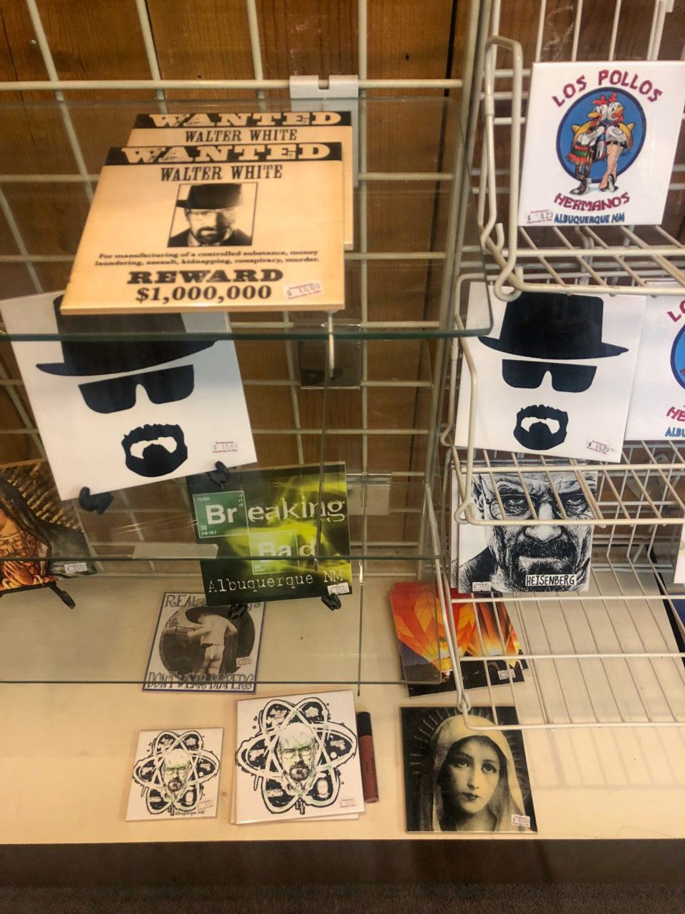 Breaking Bad Merchandise in einem Geschäft in Albuquerque