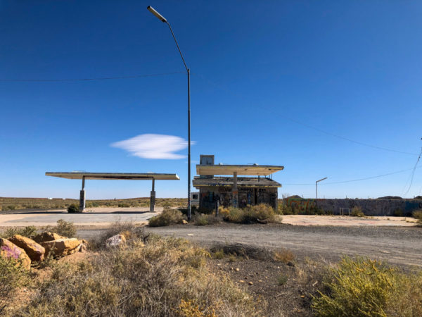 Ruine einer Tankstelle an der alten Route 66 in Arizona