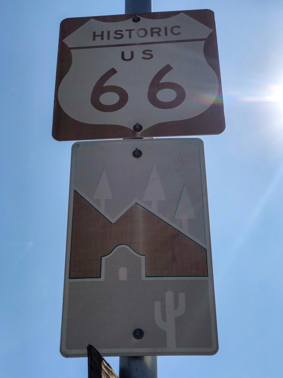 Schild an der historischen Route 66 in Arizona