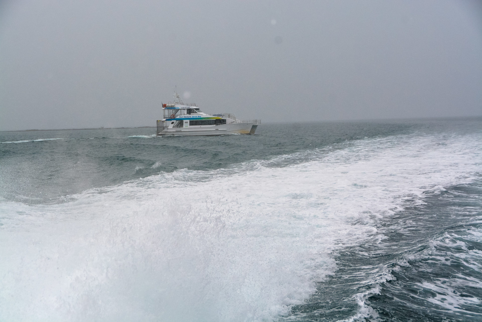 Bootstour bei extrem schlechtem Wetter in der Jervis Bay in Australiens wildem Südosten
