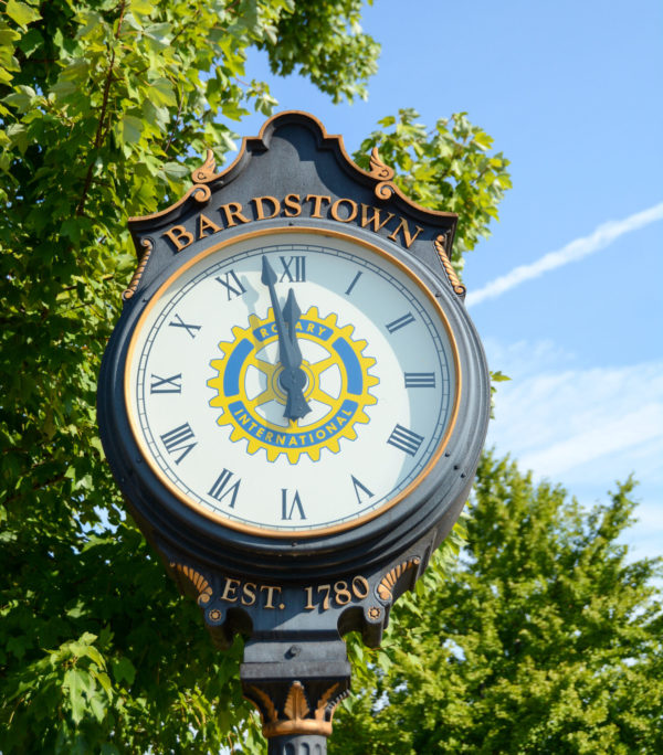 Antike Uhr in Bardstown, Kentucky, der schönsten Kleinstadt der USA
