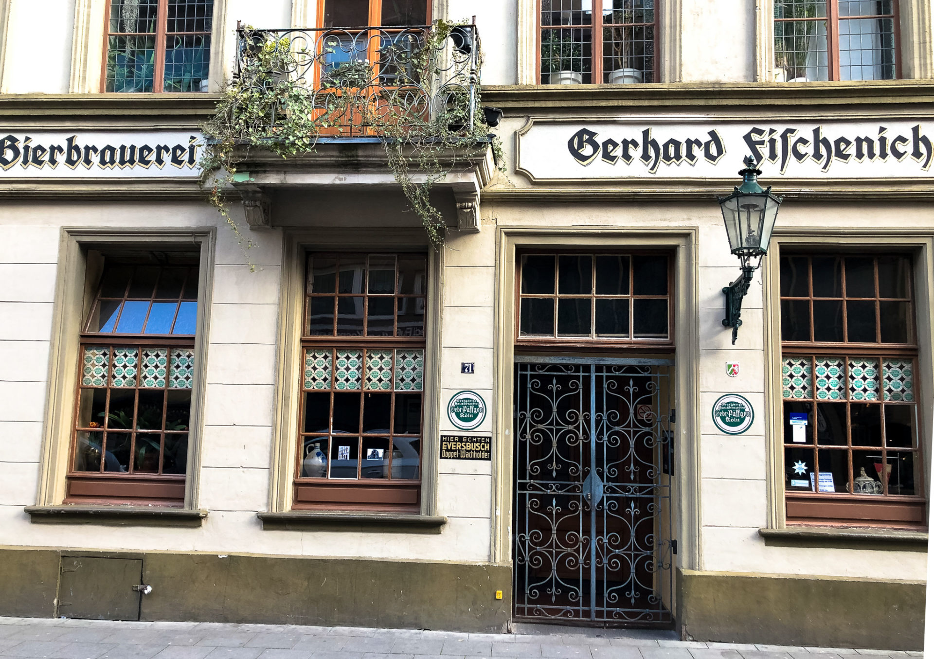 Die Malzbierbrauerei Gerhard Fischenich am Barbarossaplatz in Köln von außen