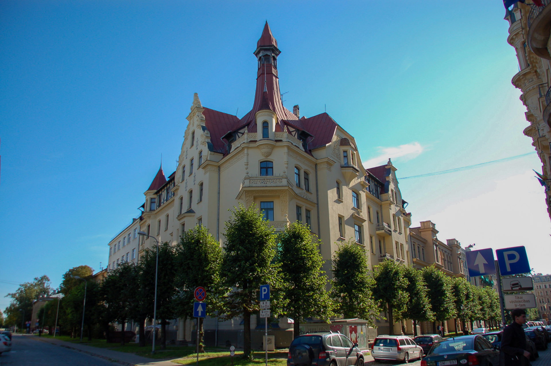 Jugendstilpalast in Riga mit Turm