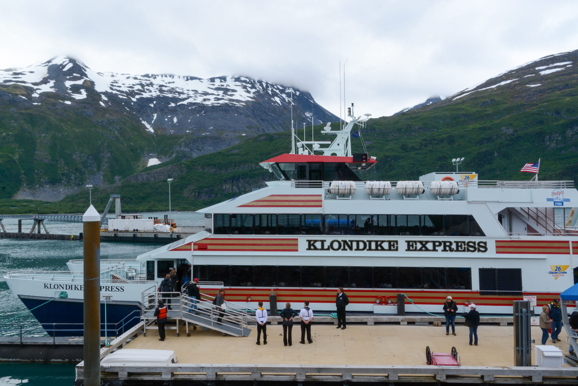 Katameran MS Klondike im Prinz-William-Sund in Alaska