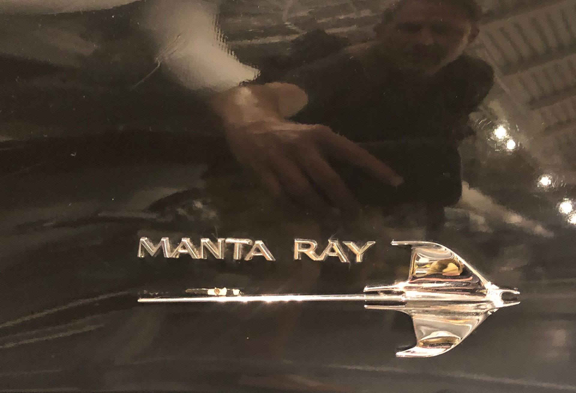 Logo der Corvette Manta Ray im National Corvette Musum in Bowling Green