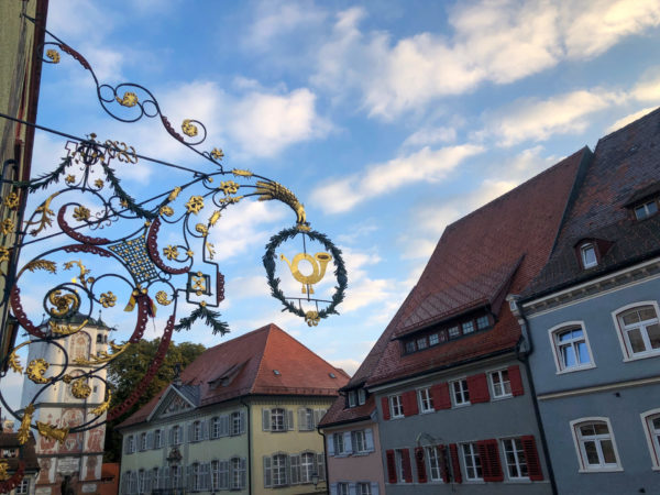 Ausleger mit Goldenem Posthorn in Wangen