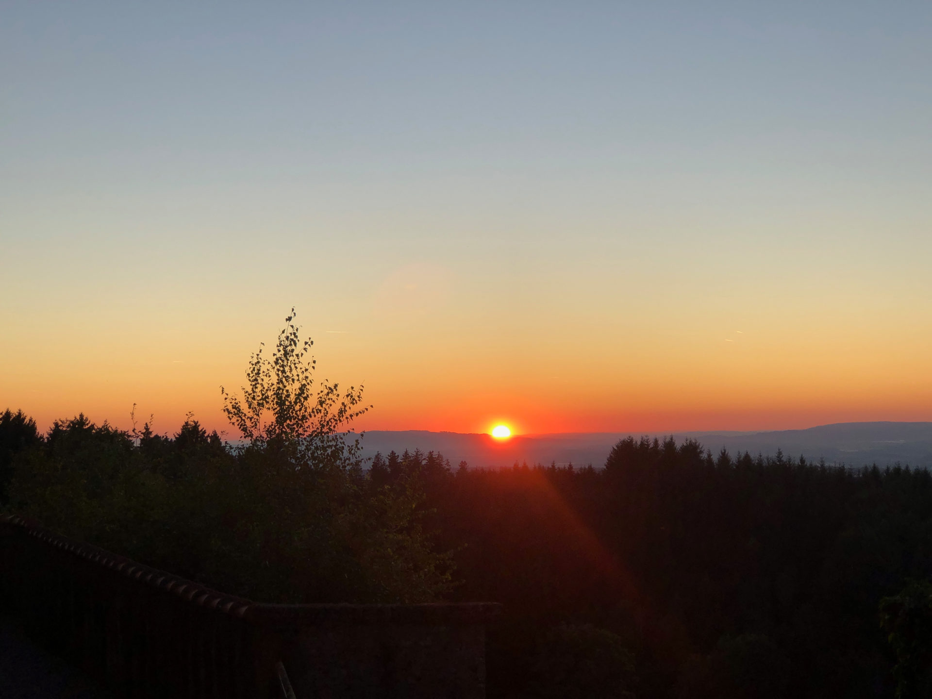 Sonnenuntergang betrachtet von der Waldburg in Oberschwaben