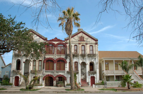 Alte Villa mit Palme in Galveston nach dem Hurrikan von 2008