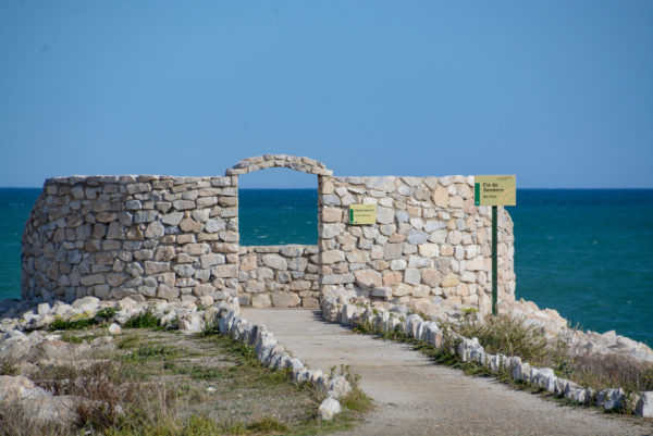 Aussichtspunkt mit Blick aufs Meer im Naturschutzgebiet in Málaga