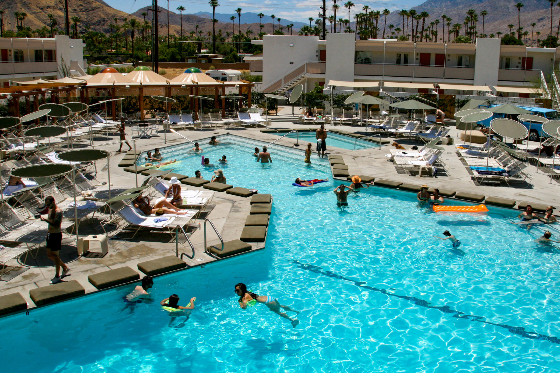 Pool-Landschaft im Ace Hotel in Palm Springs
