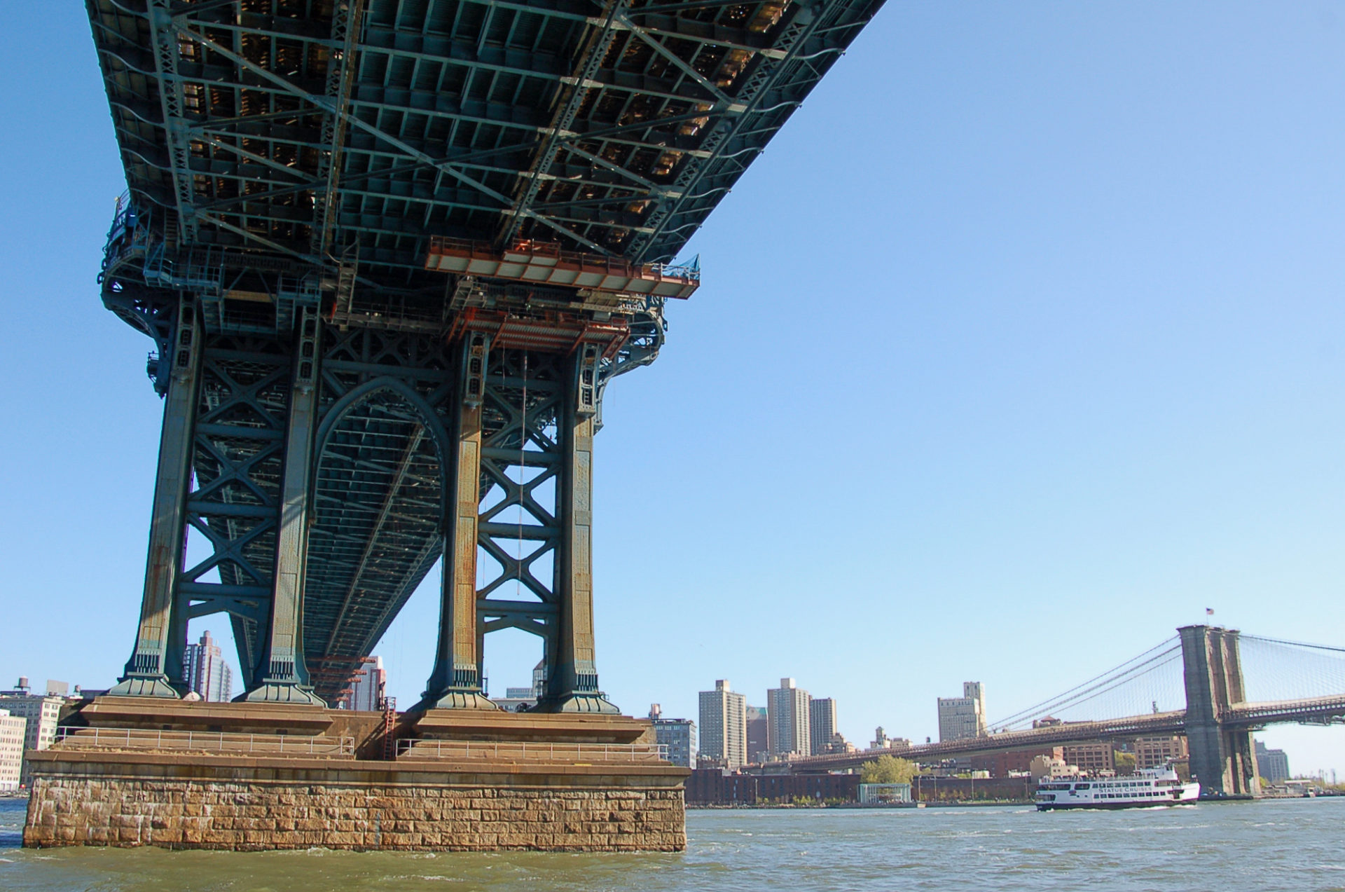 Zwei Brücken über den Hudson River in Manhattan