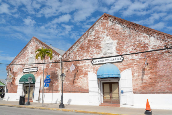 Backsteinbauten einer ehemaligen Fabrik auf Key West in Florida