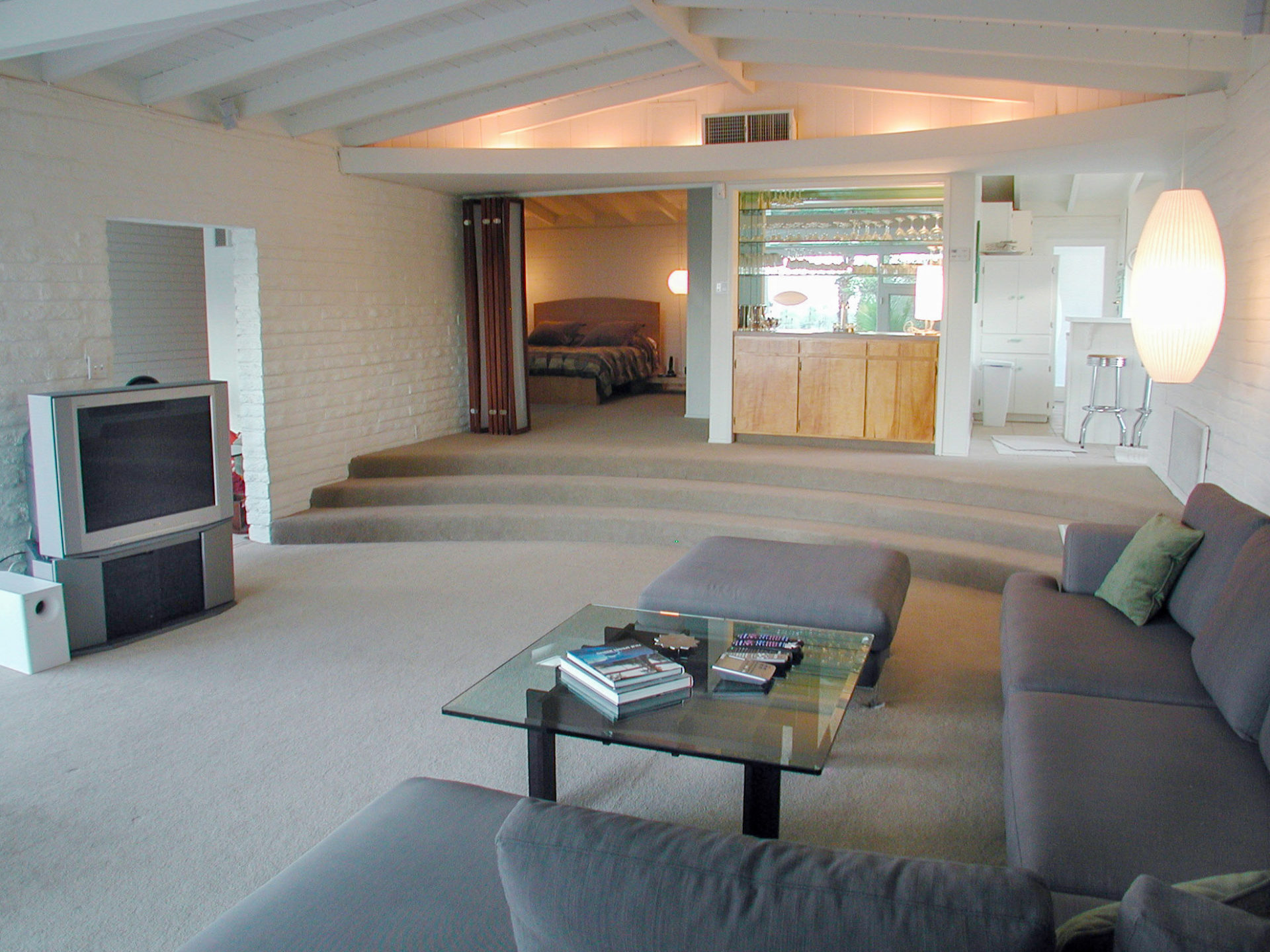 Wohnzimmer mit Sitzmöbeln im Howard Hughes Mini Estate in Palm Springs