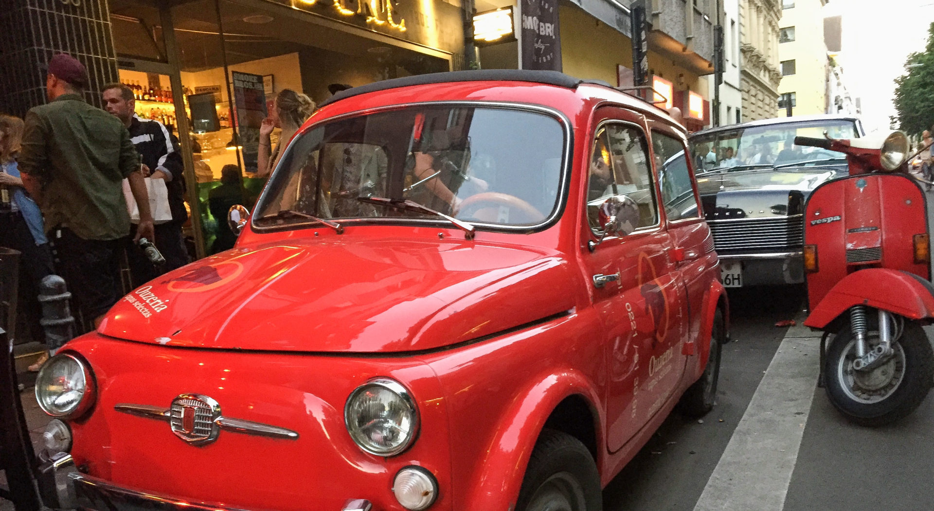 Oldtimer Automobile am Brüsseler Platz