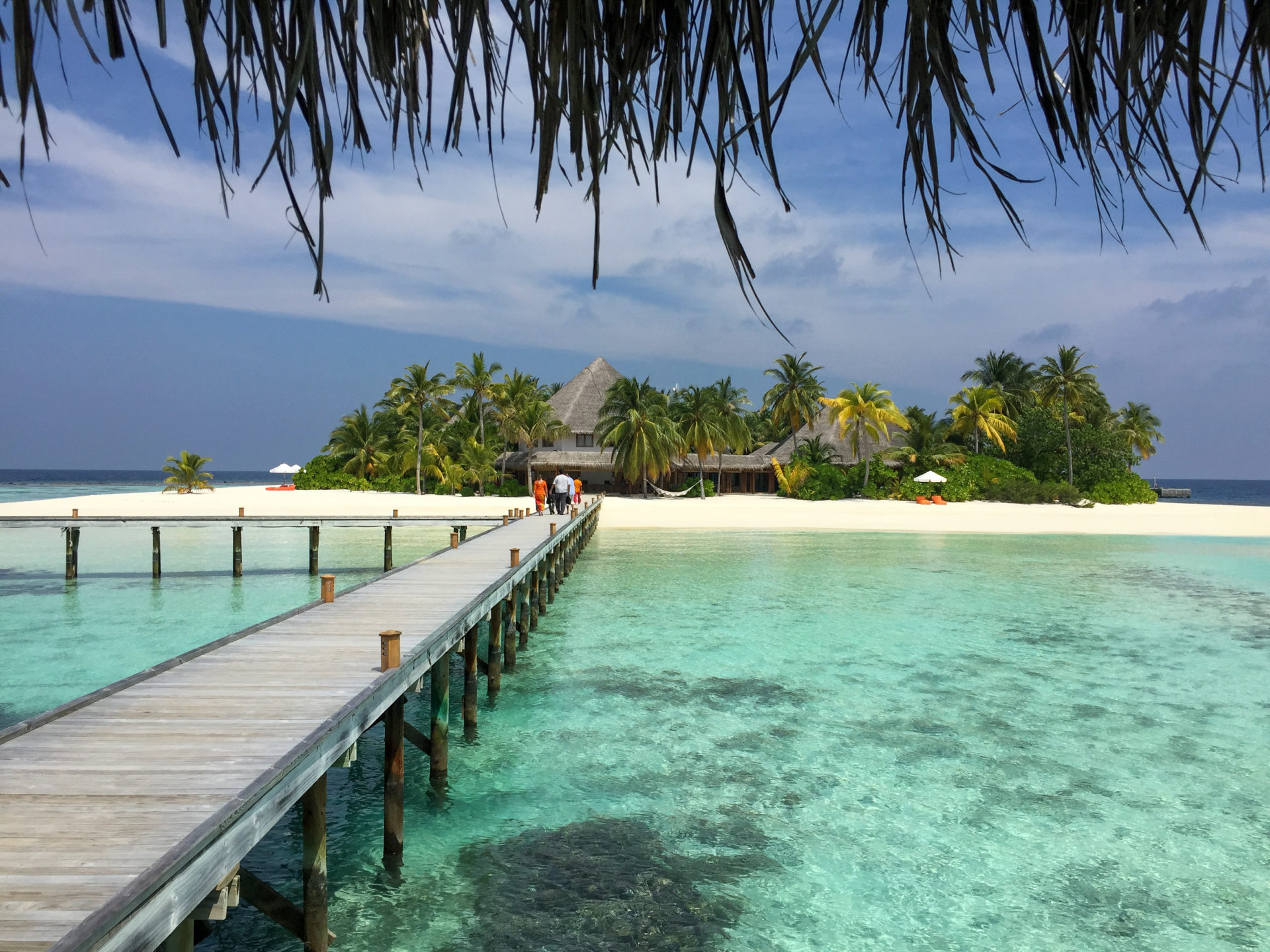 Mirihi Island mit Steg ist ein Paradies fürs Schnorcheln auf den Malediven