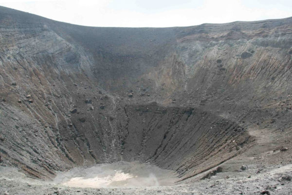 Krater des Vulcano in Italien