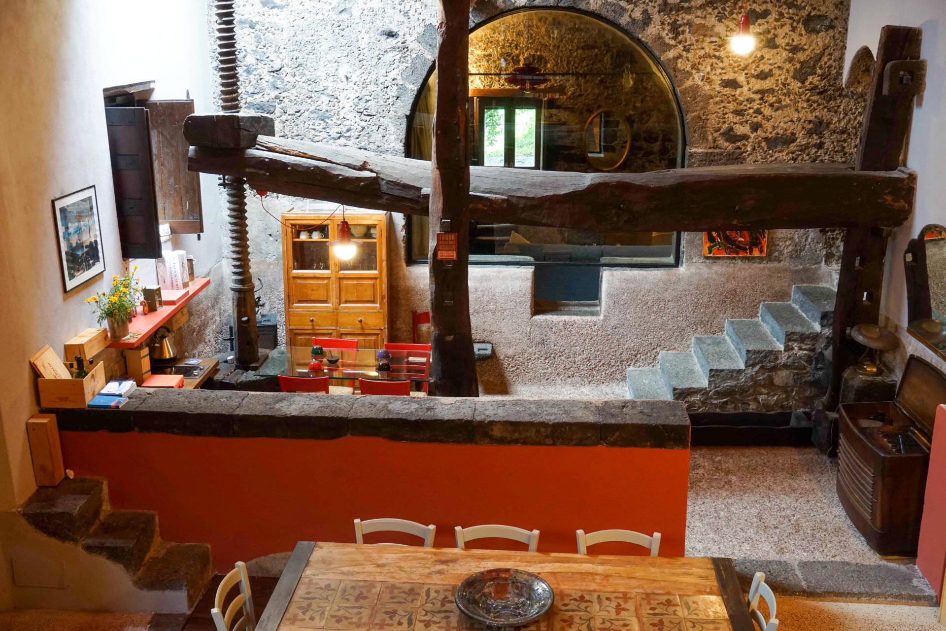 Ehemalige Weinkellerei auf Sizilien, die jetzt ein Luxusferienhaus ist