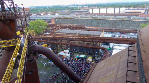 Blick von Usain Bolt Tower auf das Gelände des Festivals Colours of Ostrava