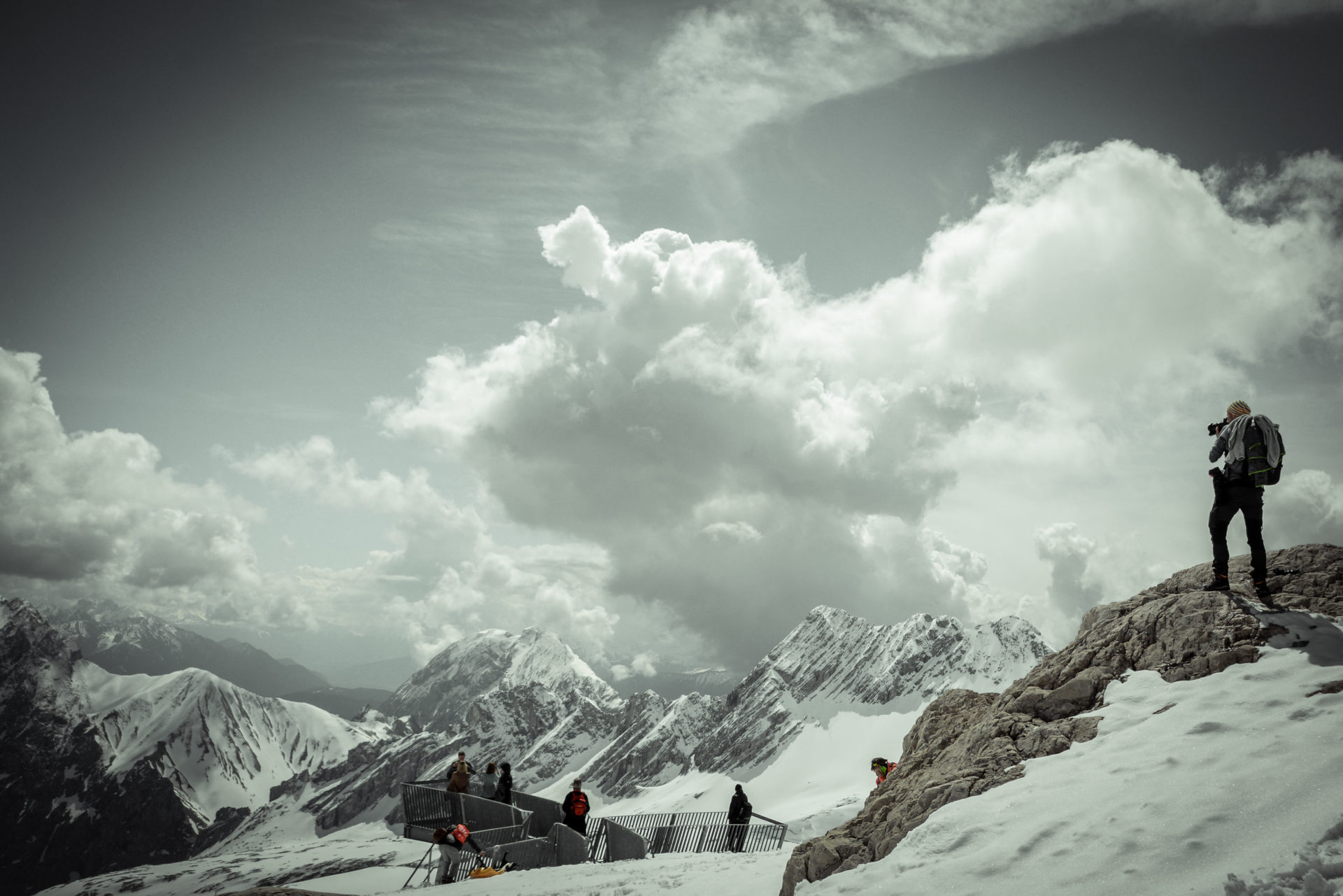 Fotograf lichtet die Bergwelt der Zugspitze ab
