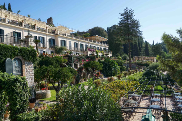 Terrasse des Grand Hotel Timeo bei Mazzaro auf itailens größter Insel