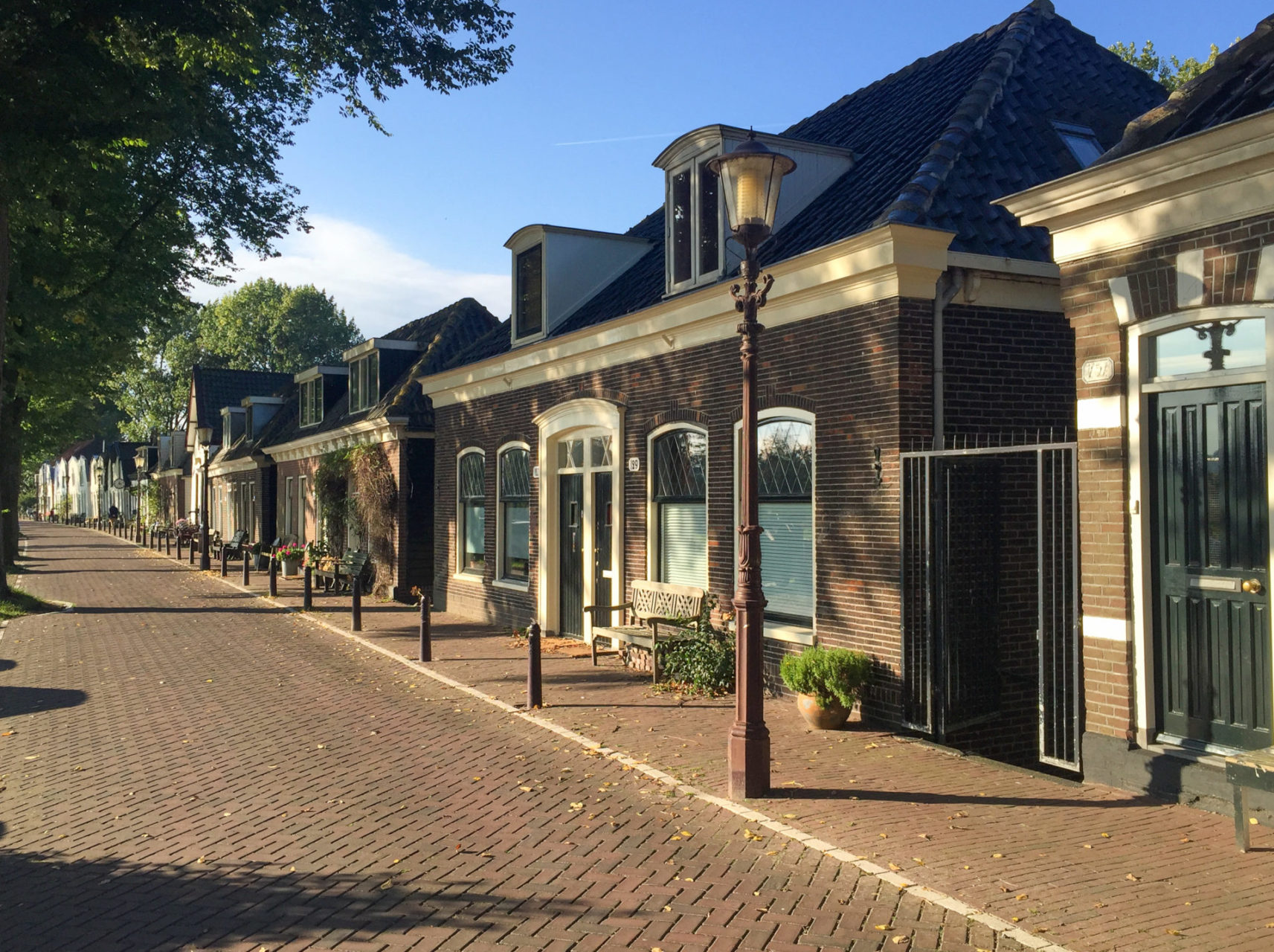 Historische Häuser in Schellingwoude in Amsterdam Noord